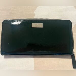 Kate Spade New York Bixby Place Neda Dark Green Patent Leather Zip Around Wallet
